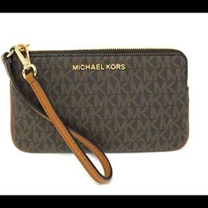 Michael kors wristlet